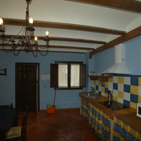 Apartamentos Rurales Puerta Del Sol Alcala del Jucar Room photo