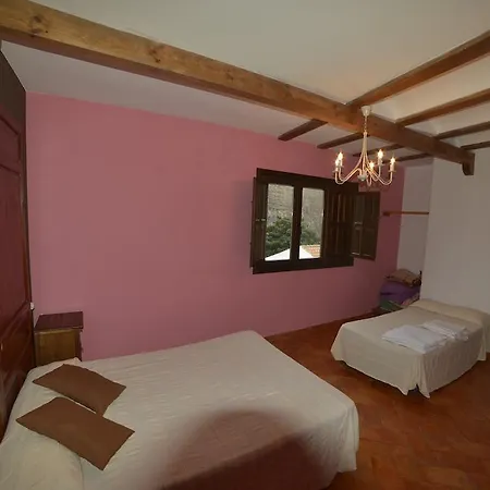 Apartamentos Rurales Puerta Del Sol Alcala del Jucar Room photo